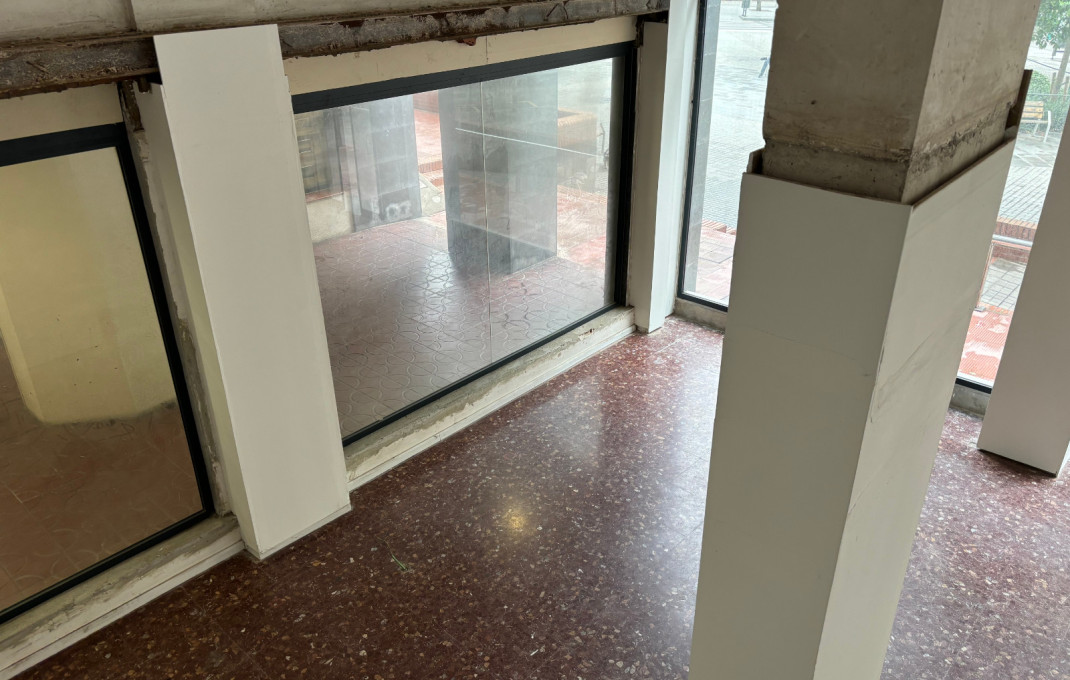 Location longue durée - Local comercial -
Barcelona - Sant Andreu