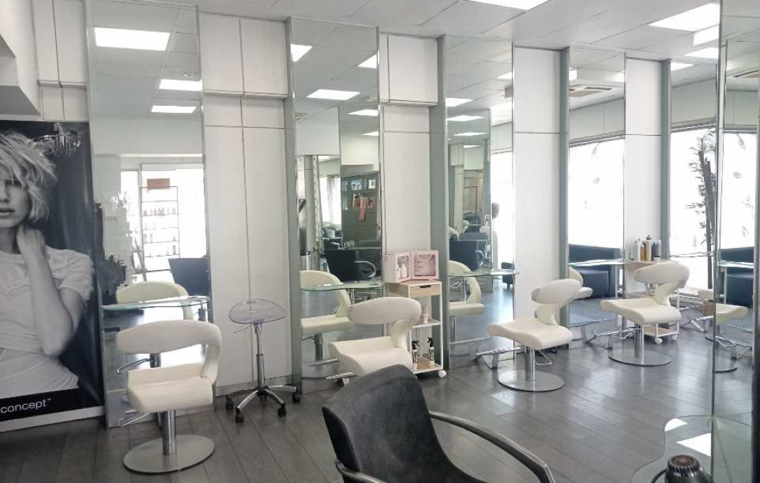 Traspaso - Peluquerias y Estetica -
Sabadell