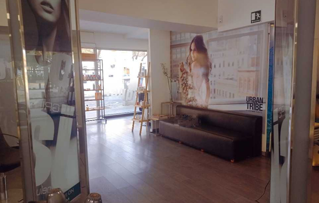 Traspaso - Peluquerias y Estetica -
Sabadell