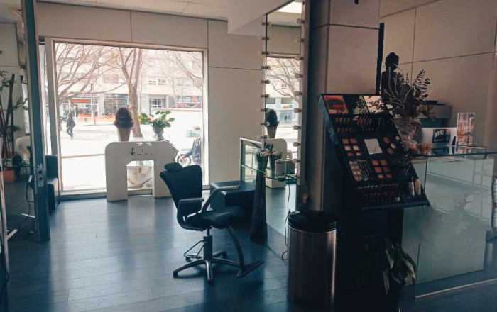 Traspaso - Peluquerias y Estetica -
Sabadell