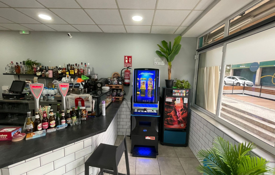 Transfer - Bar-Cafeteria -
Vilanova i la Geltrú