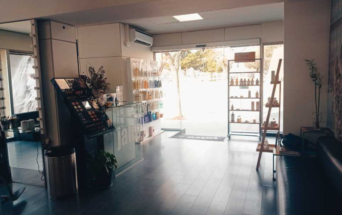 Traspaso - Peluquerias y Estetica -
Sabadell