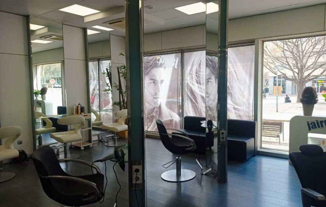Traspaso - Peluquerias y Estetica -
Sabadell