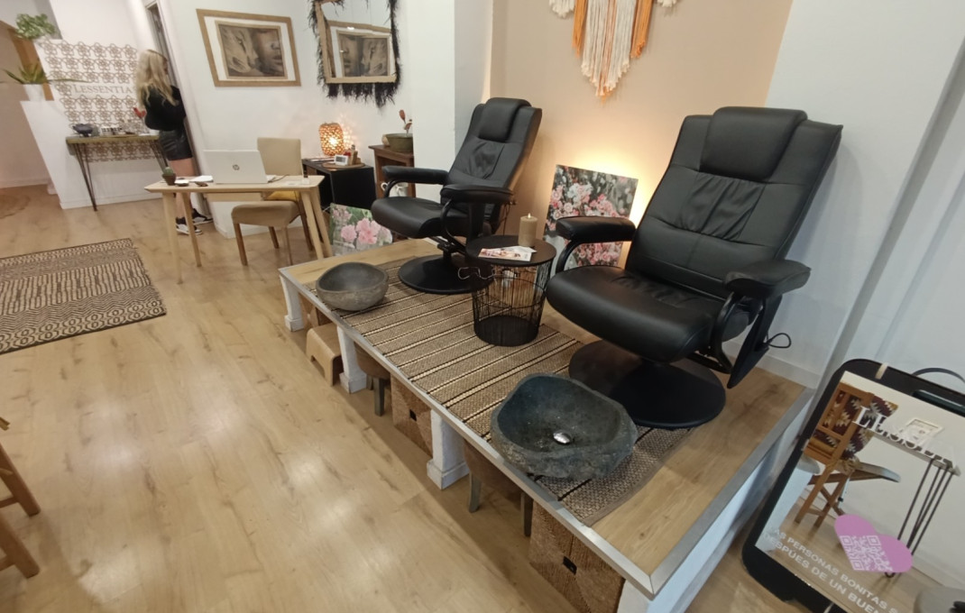 Traspaso - Peluquerias y Estetica -
Barcelona - Sarria-Sant Gervasi