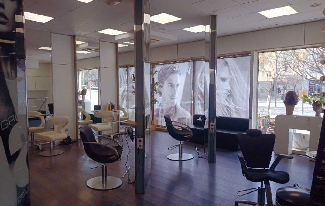 Traspaso - Peluquerias y Estetica -
Sabadell