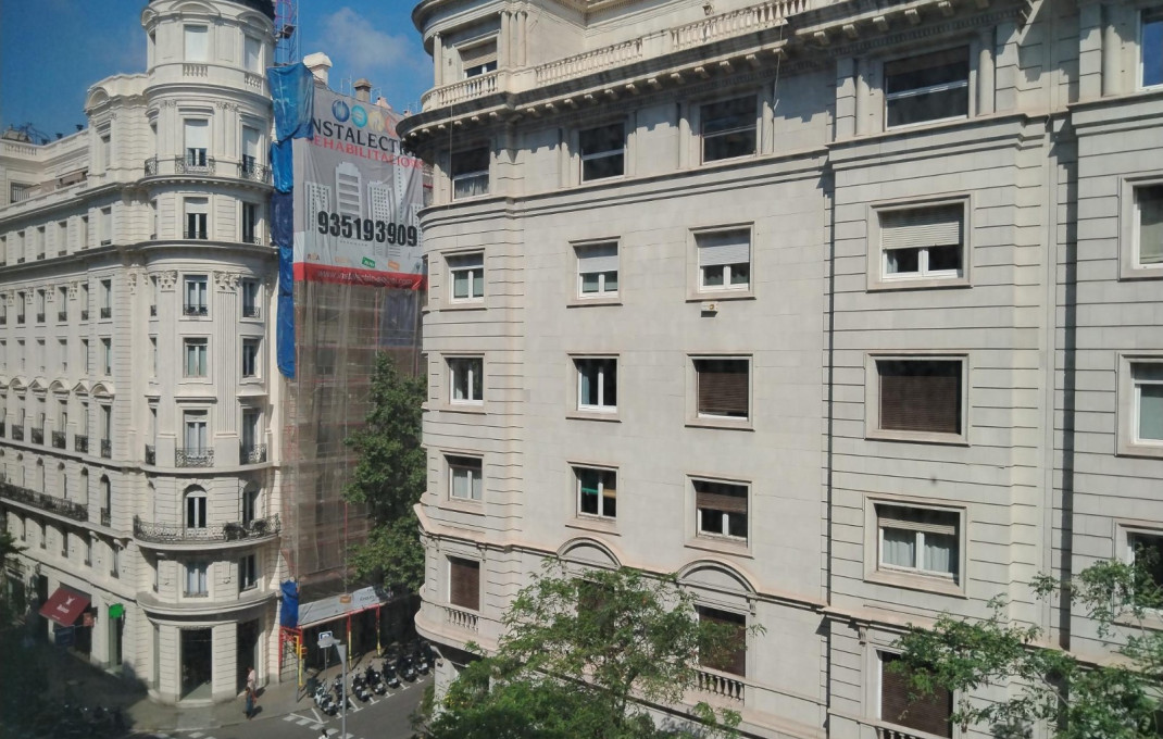 Location longue durée - Des bureaux -
Barcelona - Sarria-Sant Gervasi