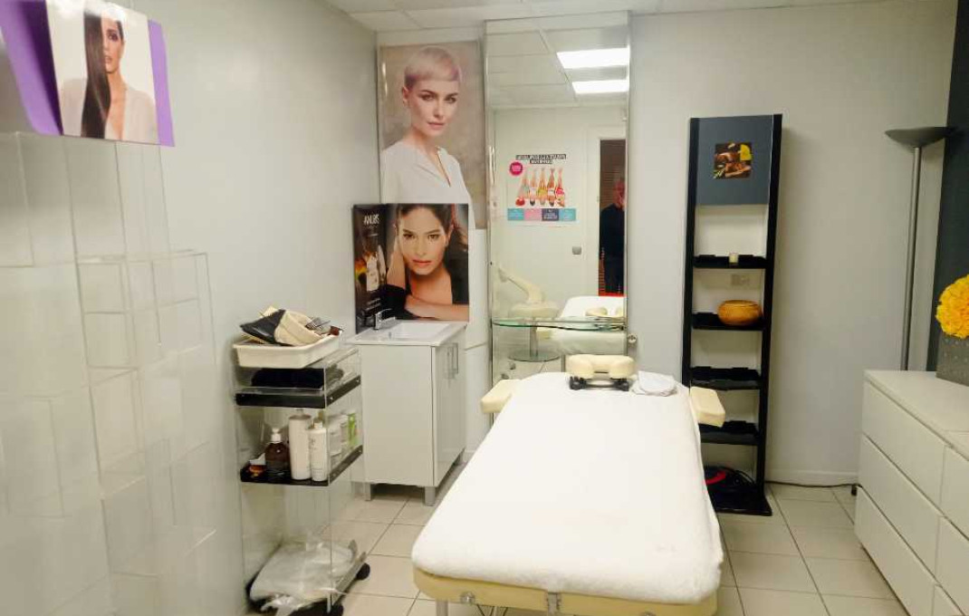Traspaso - Peluquerias y Estetica -
Sabadell