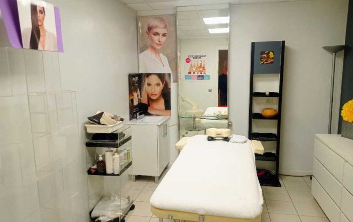 Traspaso - Peluquerias y Estetica -
Sabadell