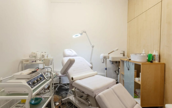 Traspaso - Peluquerias y Estetica -
Barcelona - Gràcia