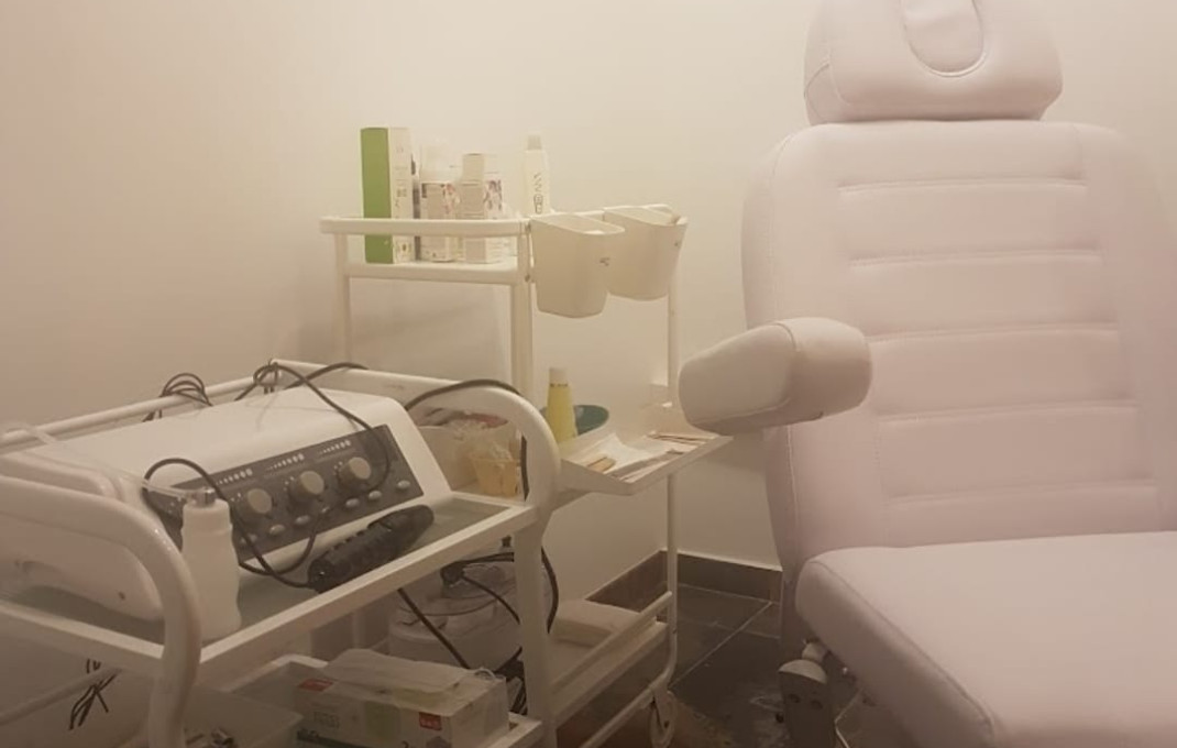 Traspaso - Peluquerias y Estetica -
Barcelona - Gràcia