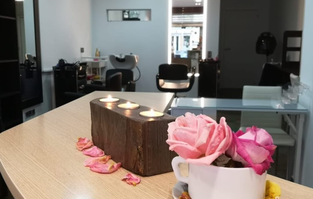 Traspaso - Peluquerias y Estetica -
Barcelona - Gràcia