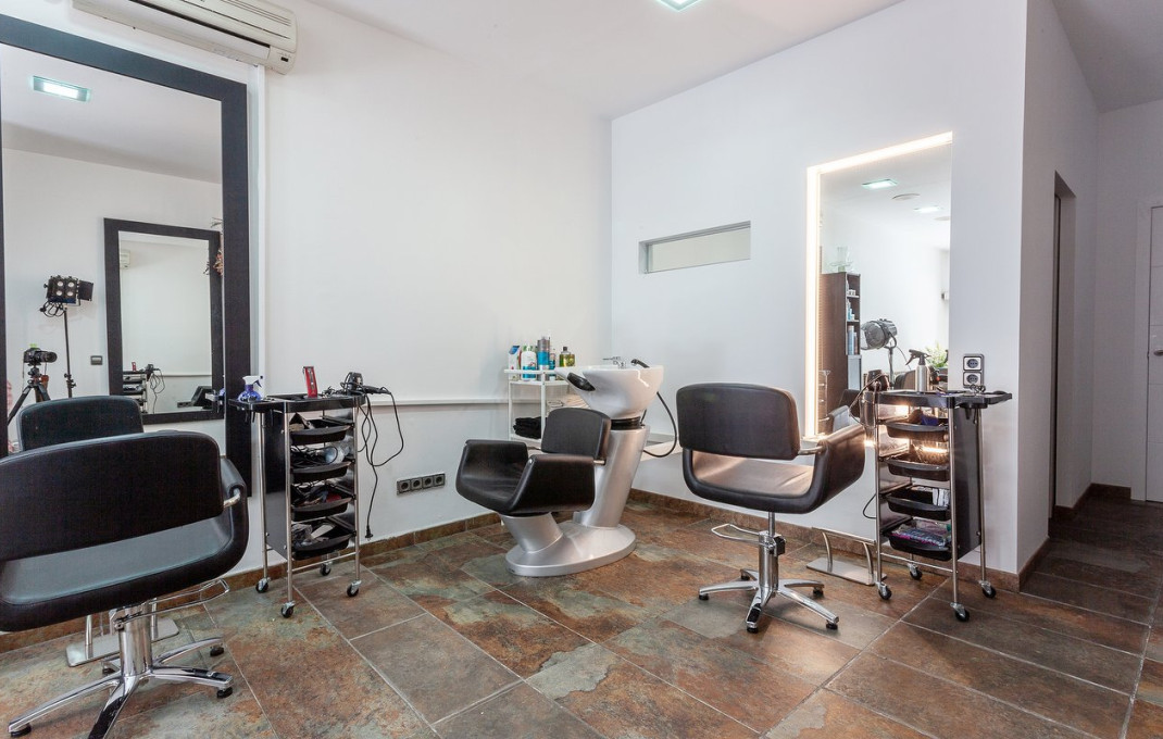 Traspaso - Peluquerias y Estetica -
Barcelona - Gràcia