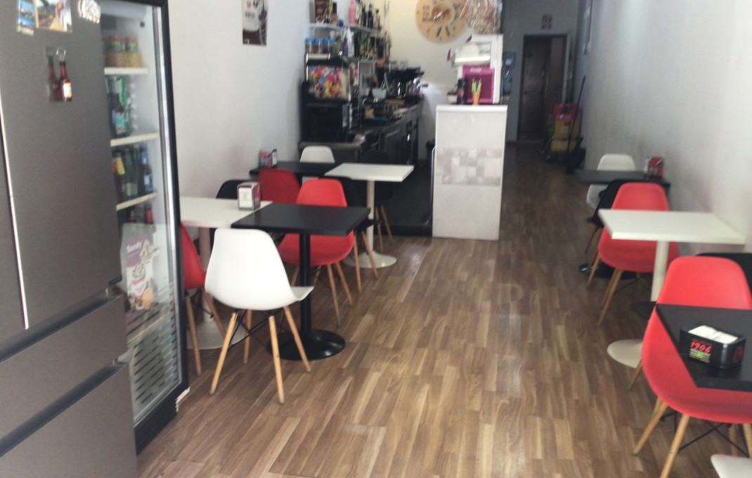 Traspaso - Bar-Cafeteria -
El Prat de Llobregat