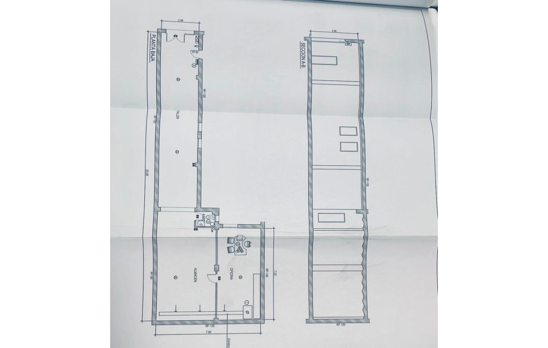 Revente - Local comercial -
Barcelona - Sants