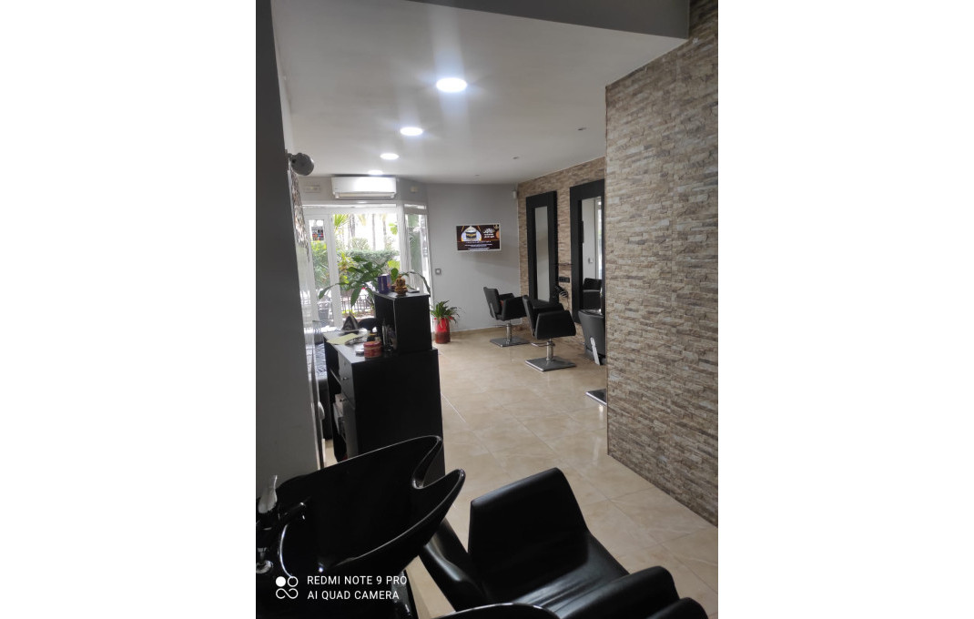 Transfert - Peluquerias y Estetica -
Badalona - Llefià