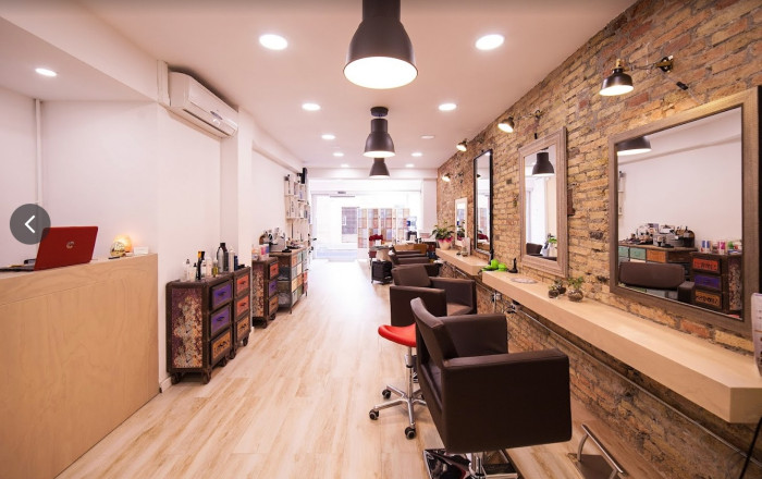 Traspaso - Peluquerias y Estetica -
Barcelona - Gràcia