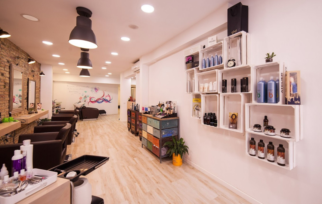 Traspaso - Peluquerias y Estetica -
Barcelona - Gràcia