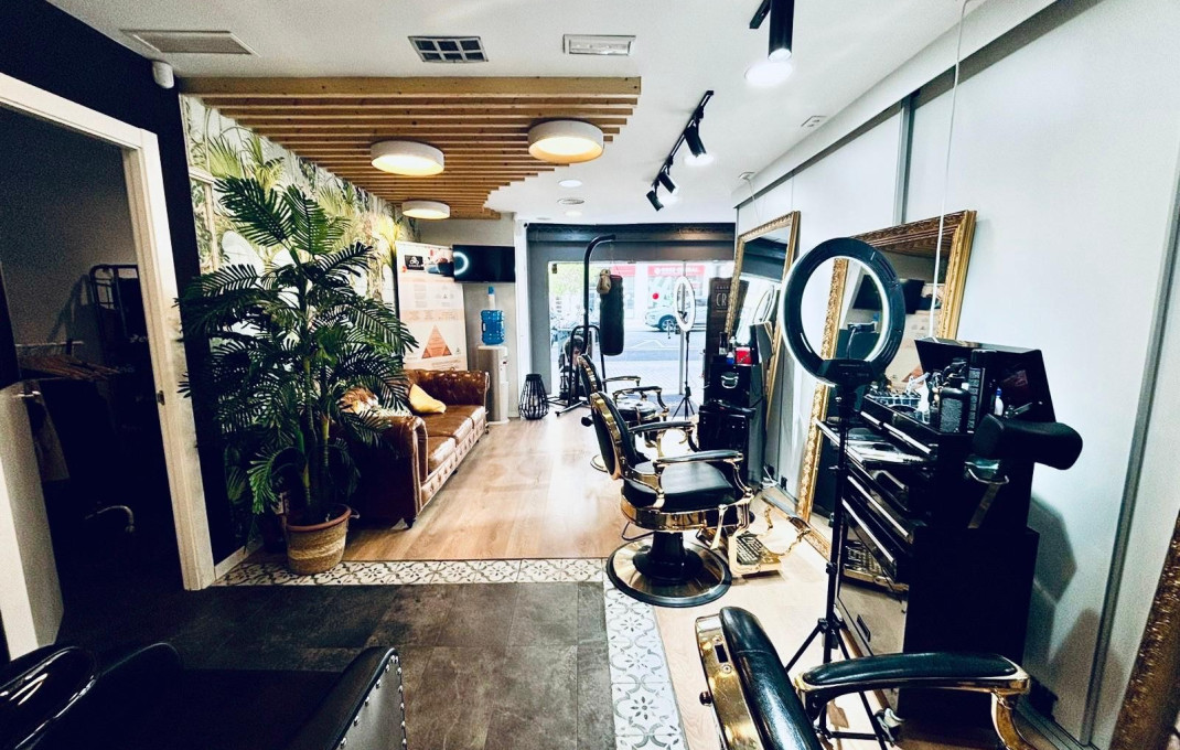 Traspaso - Peluquerias y Estetica -
Barcelona - Eixample