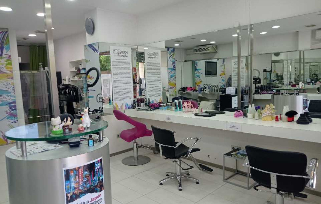 Traspaso - Peluquerias y Estetica -
Sabadell