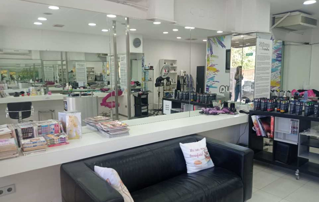 Traspaso - Peluquerias y Estetica -
Sabadell