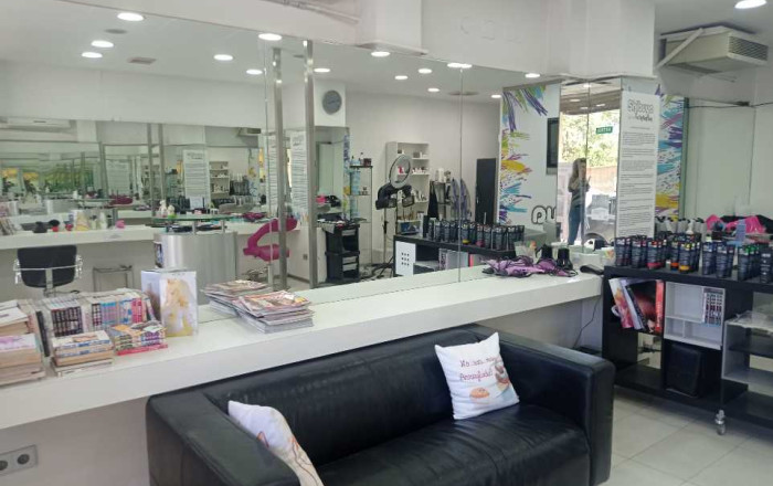 Traspaso - Peluquerias y Estetica -
Sabadell