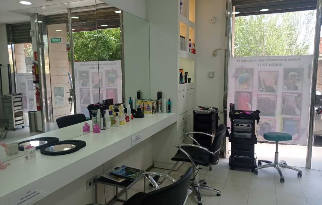 Traspaso - Peluquerias y Estetica -
Sabadell