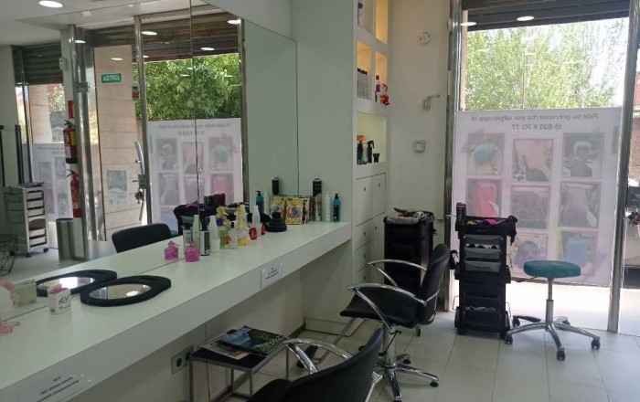 Traspaso - Peluquerias y Estetica -
Sabadell