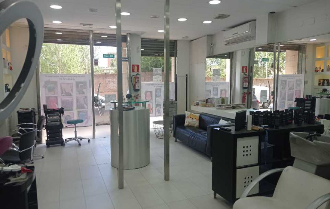 Traspaso - Peluquerias y Estetica -
Sabadell