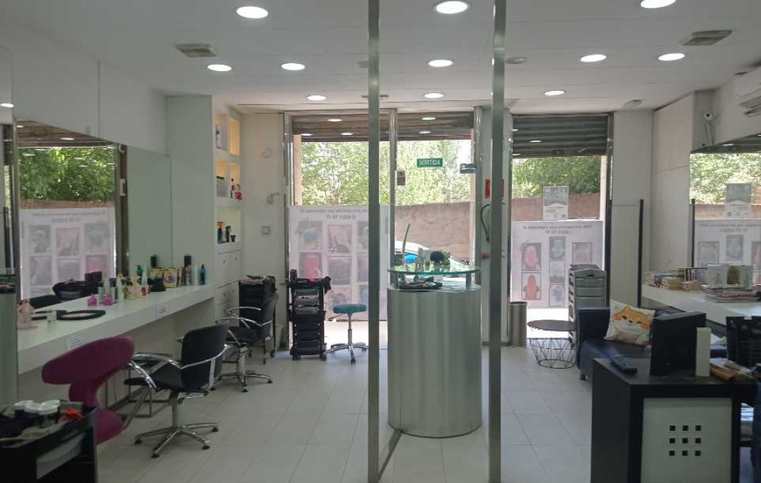 Traspaso - Peluquerias y Estetica -
Sabadell