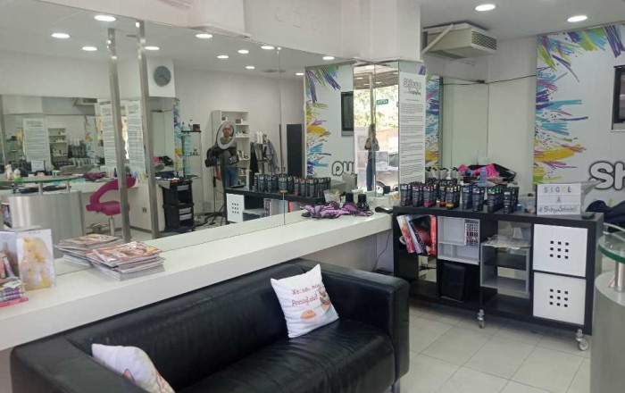 Traspaso - Peluquerias y Estetica -
Sabadell