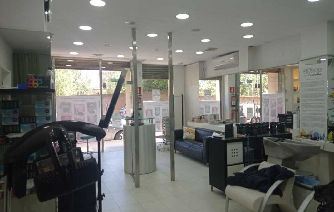 Traspaso - Peluquerias y Estetica -
Sabadell