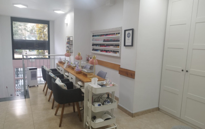 Traspaso - Peluquerias y Estetica -
Barcelona