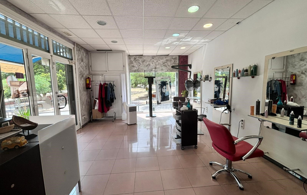 Traspaso - Peluquerias y Estetica -
Barcelona - Nou Barris