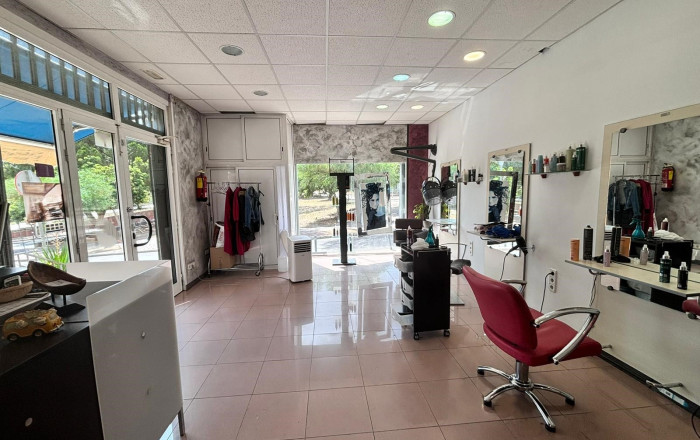 Traspaso - Peluquerias y Estetica -
Barcelona - Nou Barris