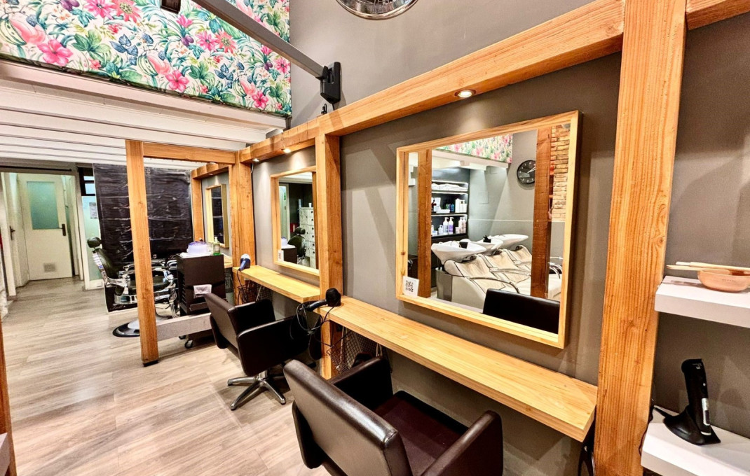 Traspaso - Peluquerias y Estetica -
Barcelona - Eixample