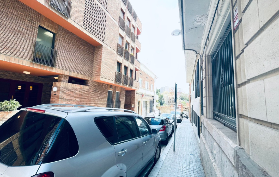 Venta - Piso -
Barcelona - Gracia Norte