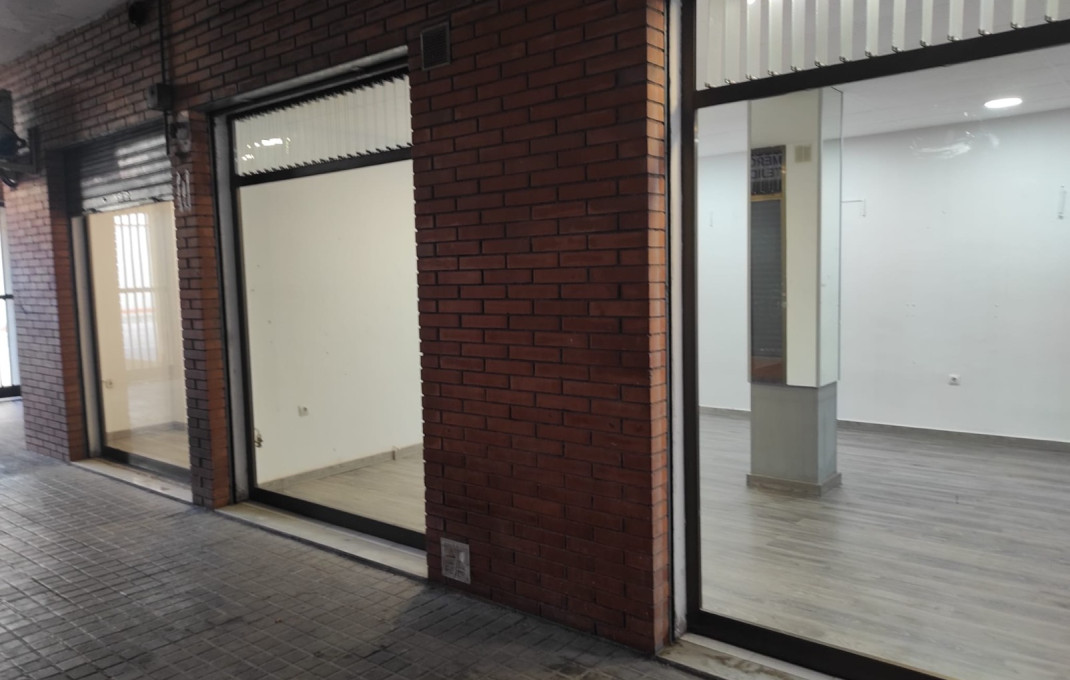 Venta - Local comercial -
Sabadell