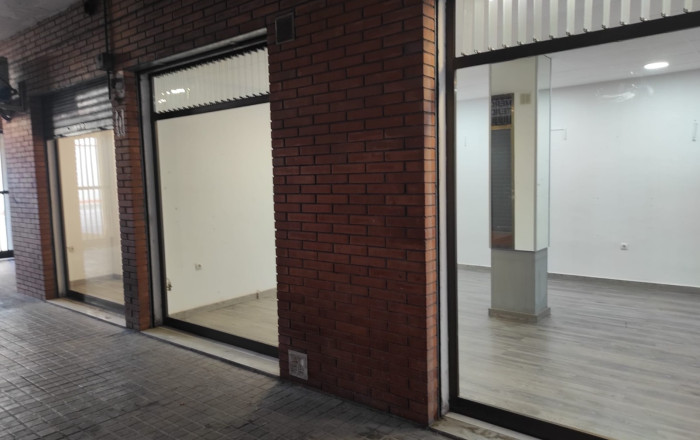 Venta - Local comercial -
Sabadell