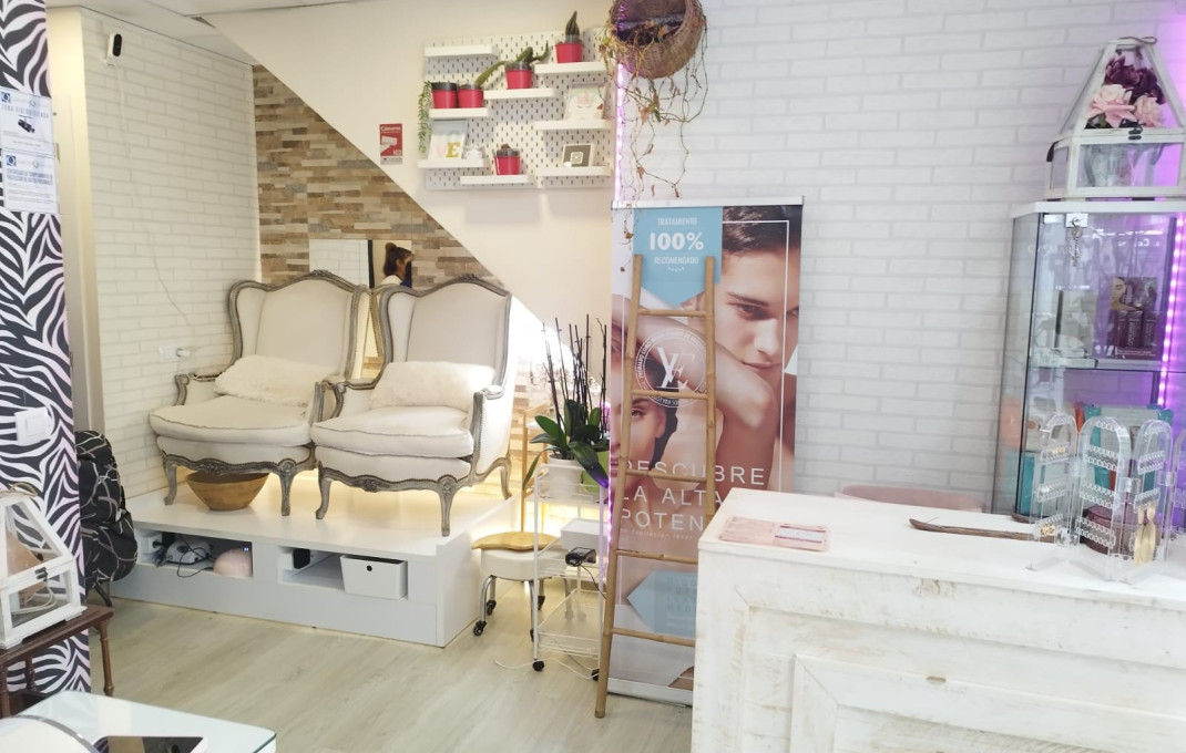 Traspaso - Peluquerias y Estetica -
Barcelona - Sant Adriá Del Besos