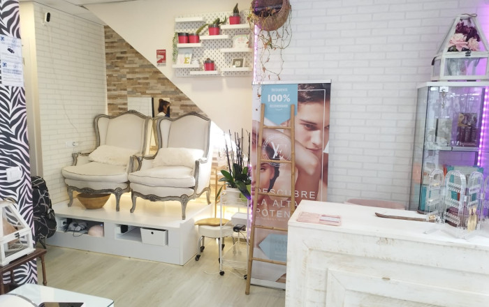 Traspaso - Peluquerias y Estetica -
Barcelona - Sant Adriá Del Besos