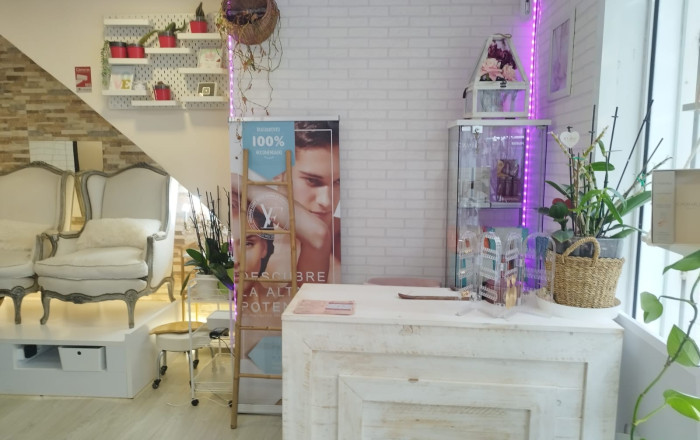 Traspaso - Peluquerias y Estetica -
Barcelona - Sant Adriá Del Besos