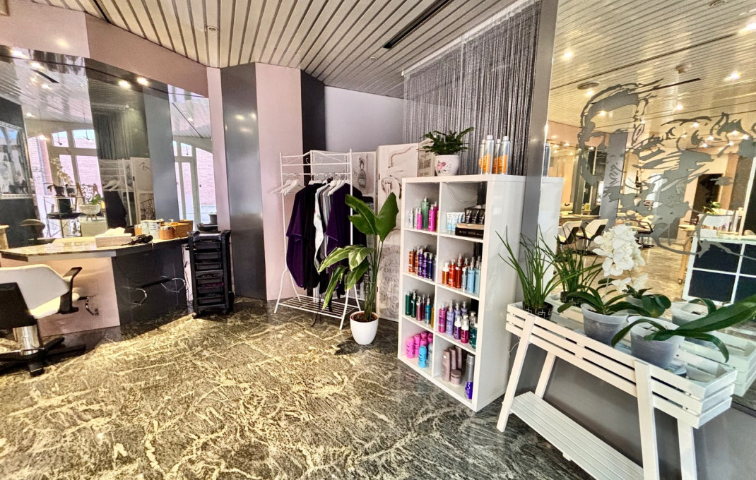 Venta - Peluquerias y Estetica -
Barcelona - Sant Martí