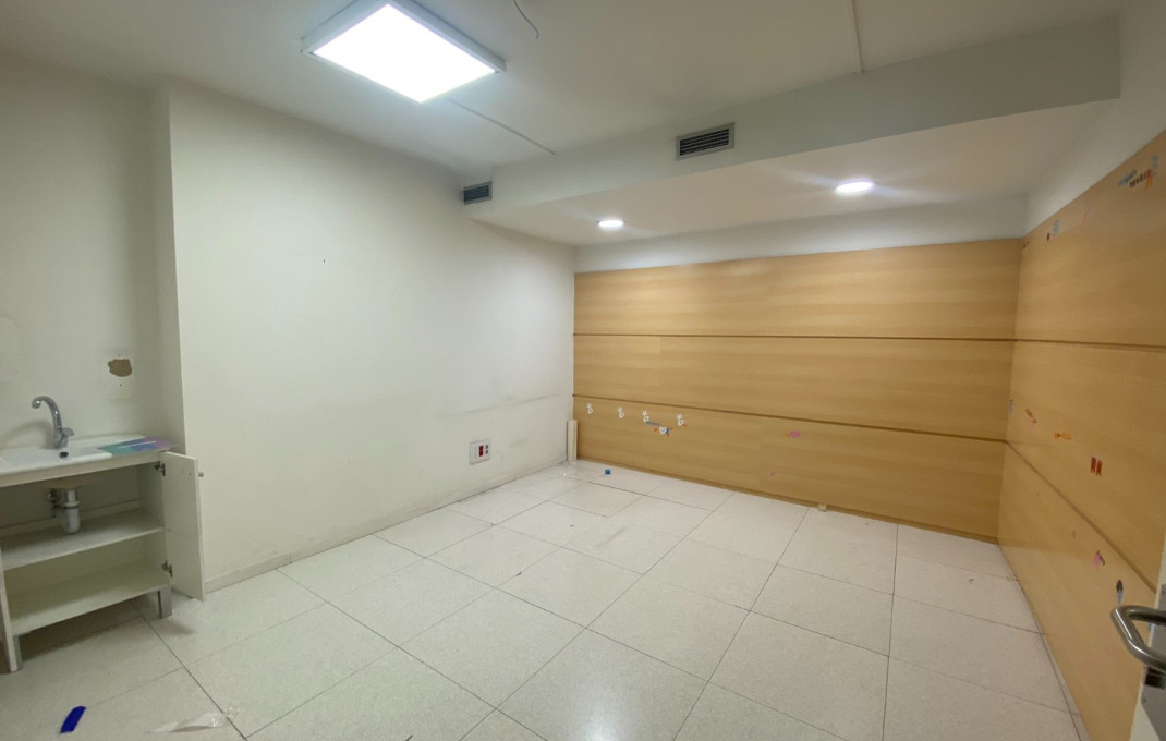 Alquiler - Local comercial -
Barcelona - Eixample - Izquierdo Alto