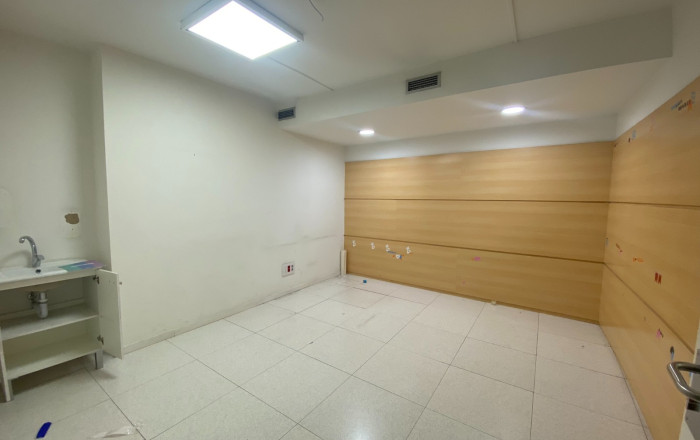 Alquiler - Local comercial -
Barcelona - Eixample - Izquierdo Alto