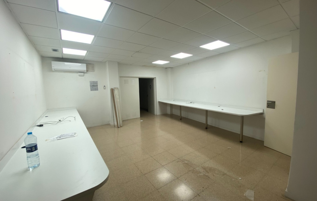 Alquiler - Local comercial -
Barcelona - Eixample - Izquierdo Alto