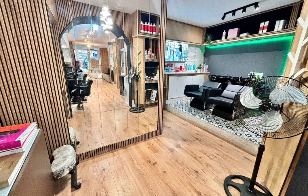 Traspaso - Peluquerias y Estetica -
Barcelona - Sarria-Sant Gervasi