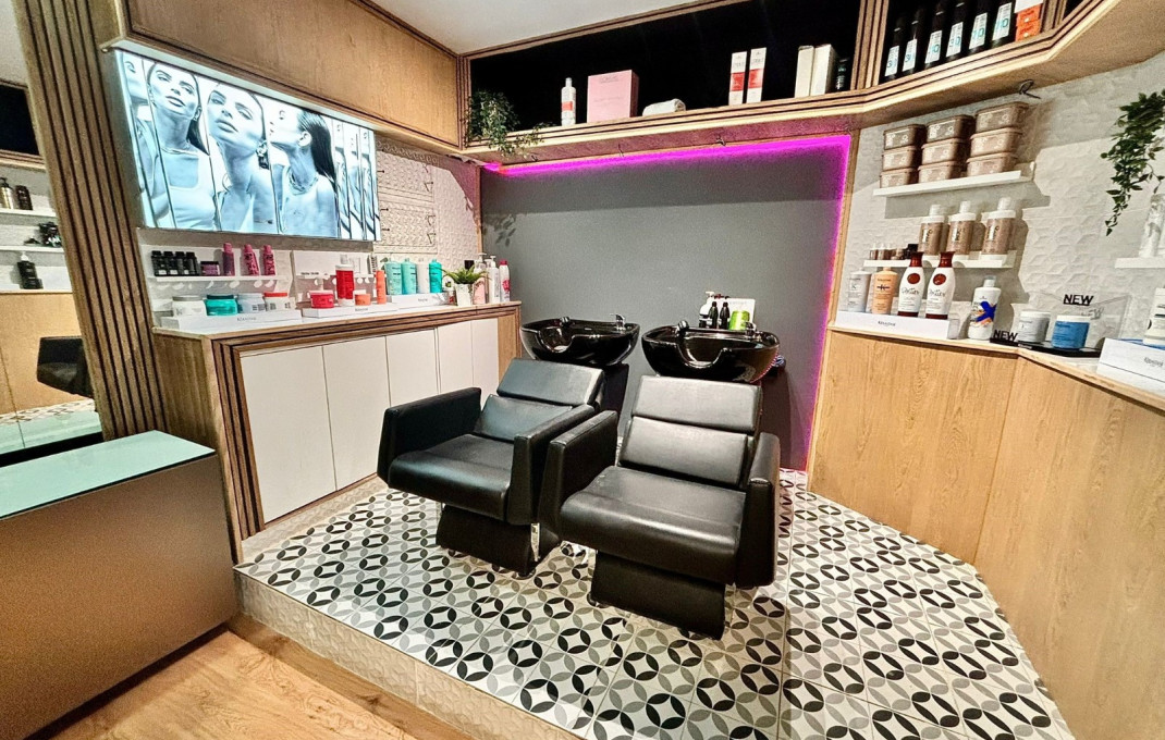 Traspaso - Peluquerias y Estetica -
Barcelona - Sarria-Sant Gervasi