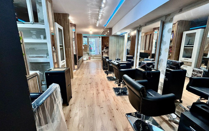 Traspaso - Peluquerias y Estetica -
Barcelona - Sarria-Sant Gervasi