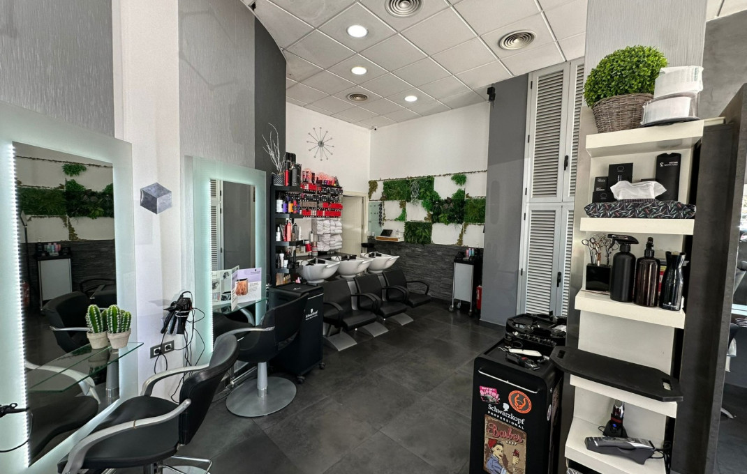 Traspaso - Peluquerias y Estetica -
Sant Boi de Llobregat