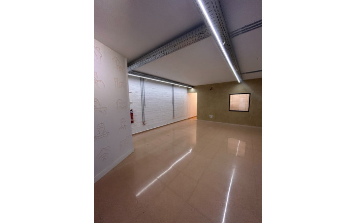 Rental - Local comercial -
Castelldefels
